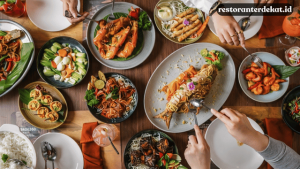 pilihan menu dari berbagai restoran terdekat